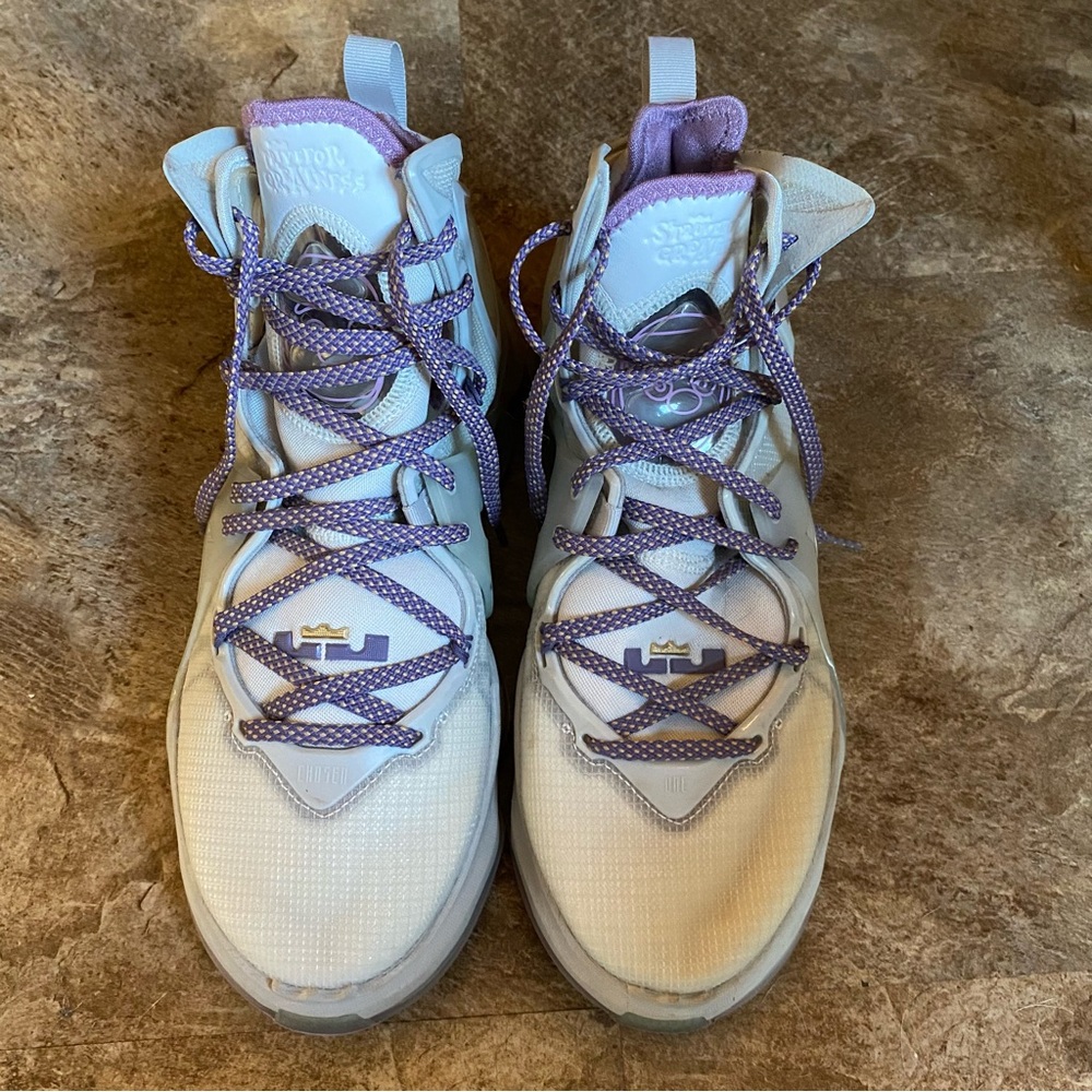 Size 8.5 - Nike LeBron 19 The Cast 2022